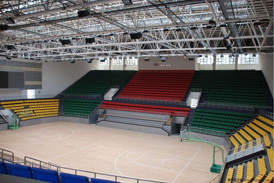 兴义羽毛球场网架工程